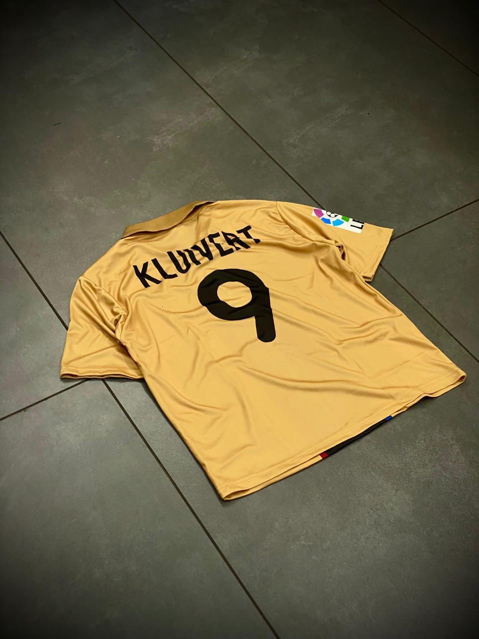Vintage Nike FC Barcelona 2001-02 Away Shirt